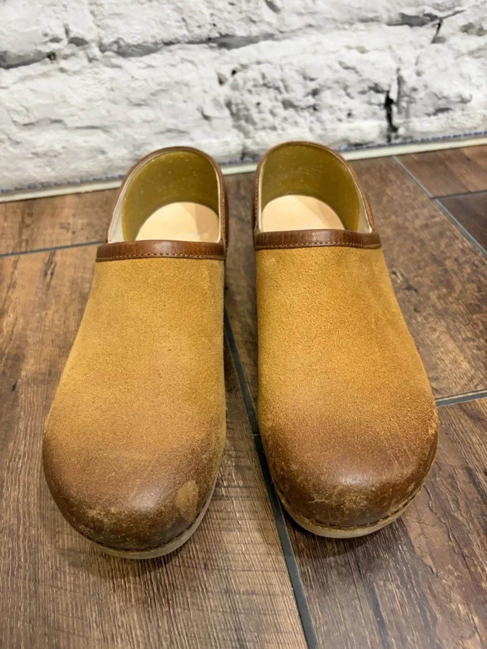 Dansko Brenna Clogs Tan Burnished Suede Slip On Comfort Leather Stain Resistant - Picture 2 of 8